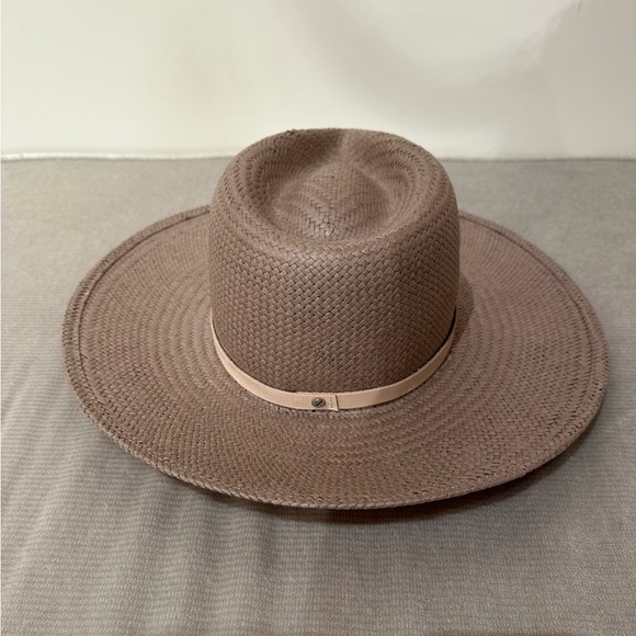 Elegant Janessa Leone Valentine Women's Hat - Picture 3 of 4